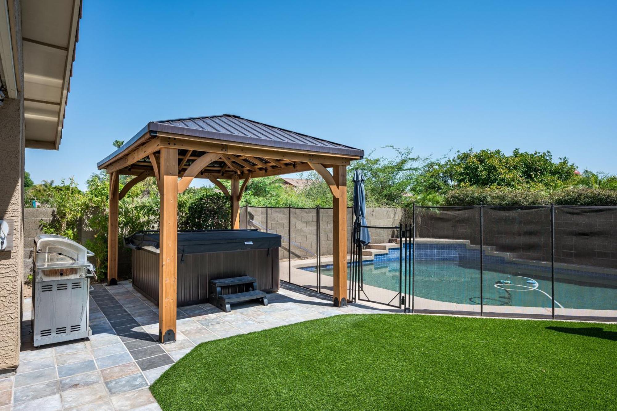 Reel Fun Centrally Located W Movie Pool Hot Tub * Phoenix