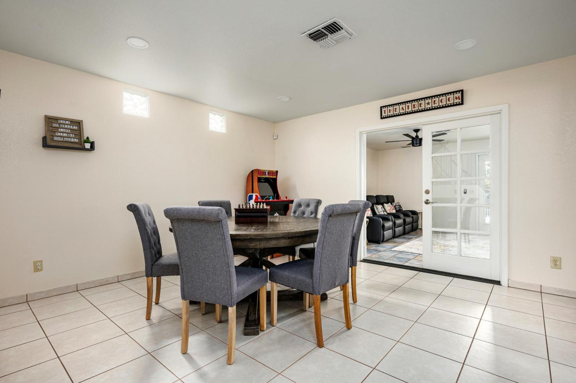Reel Fun Centrally Located W Movie Pool Hot Tub